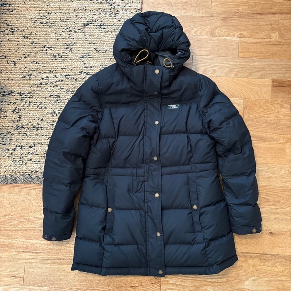 LL Bean women’s Mountain Classic down parka - Picture 1 of 5